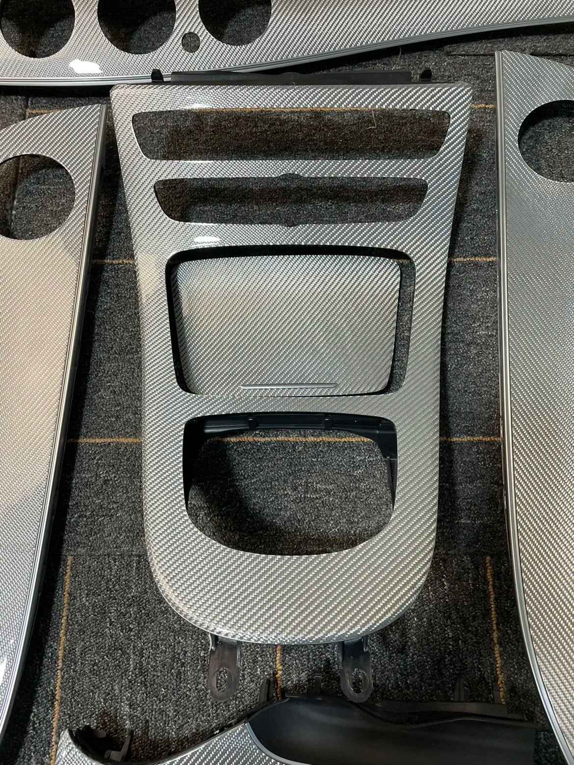 DOS Automotive Interior Silver Carbon Fiber Personalized Customization for C43 C300 C250 W205 Center Control Panel Interior